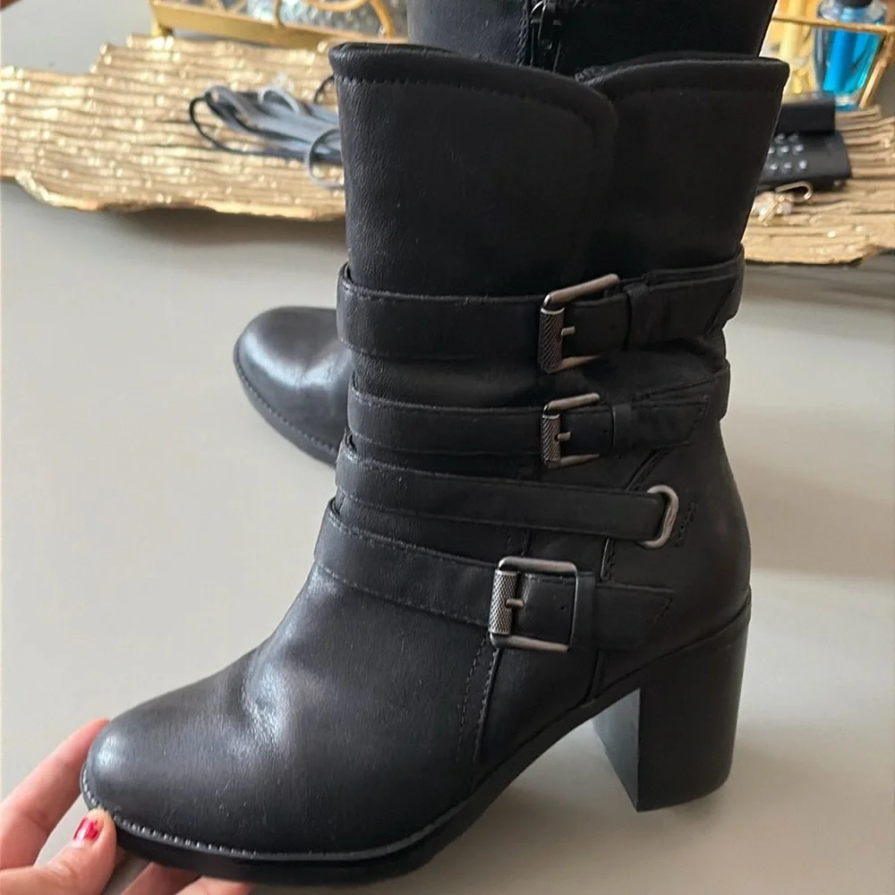 Bare Traps women's boots size 6.5M - Picture 2 of 10